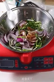 Make Onion noodles step 1