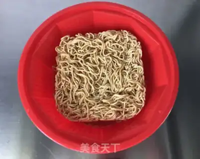 Make Egg sauce noodles step 0