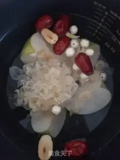 Make Silver-ear lilies tea step 2