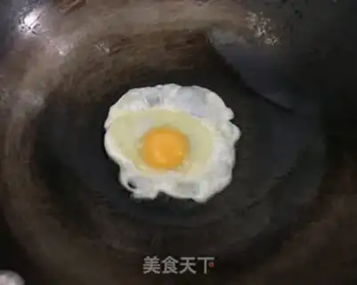 Make Egg sauce noodles step 3