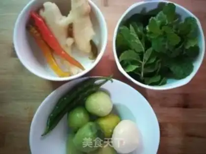 Make Sour soup mint lobster step 1