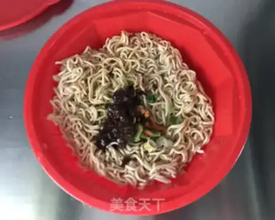 Make Egg sauce noodles step 7