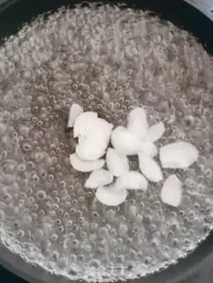 Make Milk lilies for fruit step 4