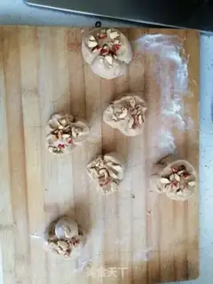 Make Red sugar with a bouquet step 8