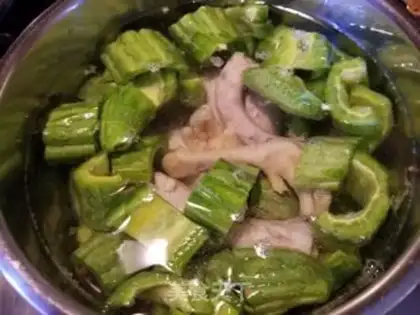 Make Chicken-legged soya soup step 4