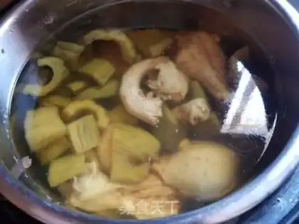 Make Chicken-legged soya soup step 5