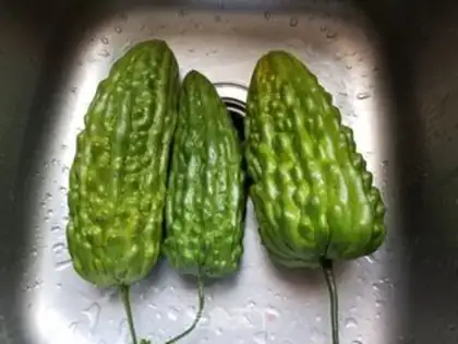 Make The beanfish fried the bitter melon step 0