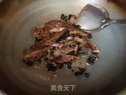 Make The beanfish fried the bitter melon step 3