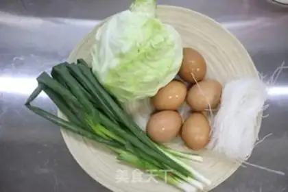 Make Egg cabbage brown wheat dumplings step 3