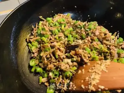 Make Pyramid peppers with dry beans step 7