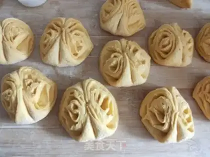 Make Pumpkin rolls step 12