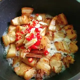 Make Quail egg red pork step 5