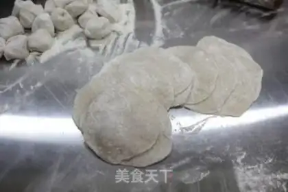 Make Egg cabbage brown wheat dumplings step 9