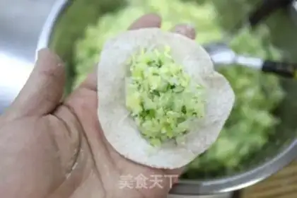 Make Egg cabbage brown wheat dumplings step 10