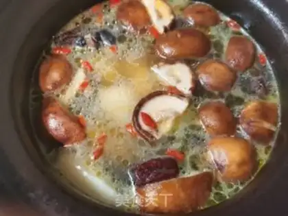 Make Red-tree chicken soup step 3