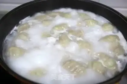 Make Egg cabbage brown wheat dumplings step 12