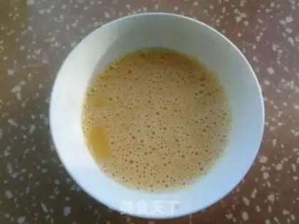 Make Scrambled eggs step 1