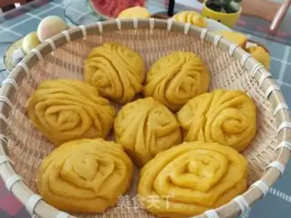 Make Pumpkin rolls step 21