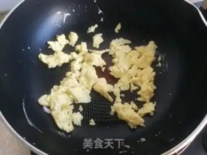 Make Scrambled eggs step 3