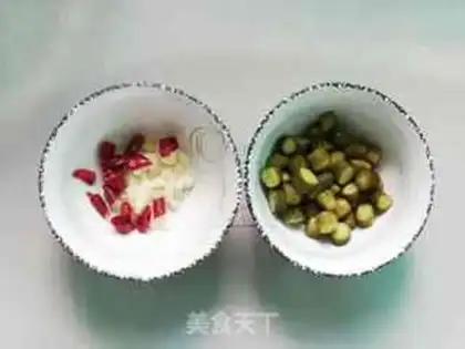 Make Sour cucumber chicken with almond mushrooms step 3