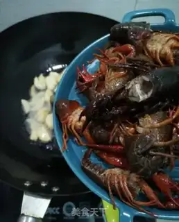 Make Spicy lobster step 2