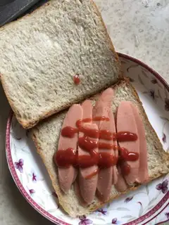 Make Ham sausage toast step 2