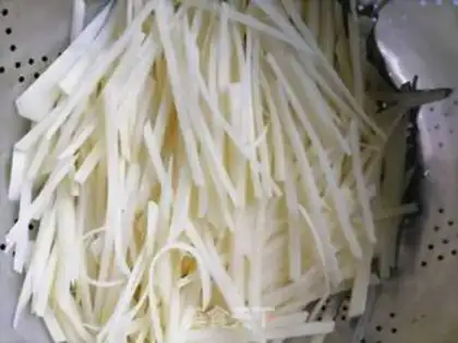 Make Spicy potatoes step 1