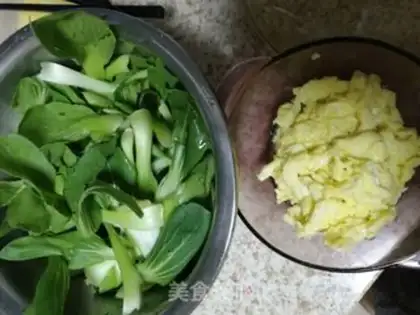 Make Eggs are fried in blue step 0