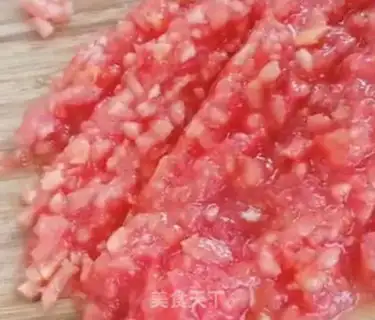 Make Western red soup step 0