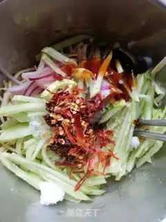 Make Scrambled cucumbers with bean skin step 2