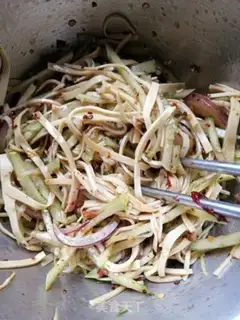 Make Scrambled cucumbers with bean skin step 3