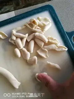 Make Cat ears, soup noodles step 1