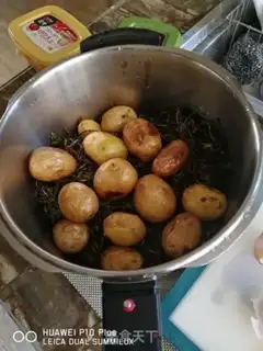 Make Beef gravy and potatoes step 6