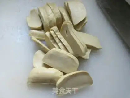 Make Seafood mushrooms with peppers and sour chickens step 1