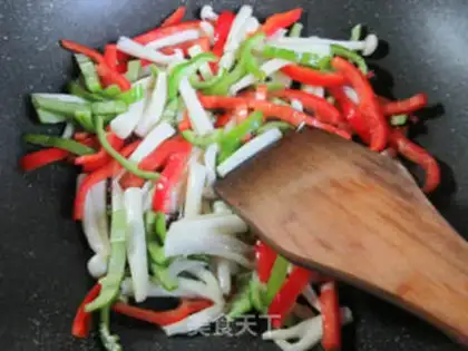 Make Seafood mushrooms with peppers and sour chickens step 2