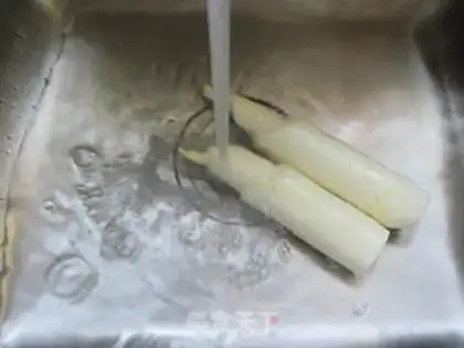 Make The mushroom peppers are white step 1