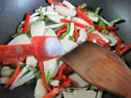 Make Seafood mushrooms with peppers and sour chickens step 4