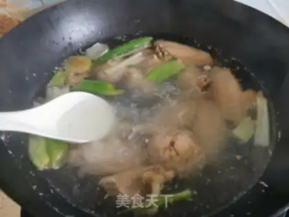 Make Red chicken wings and mushrooms step 1