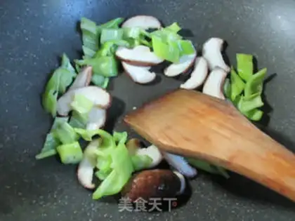 Make The mushroom peppers are white step 3