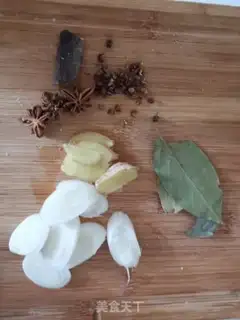 Make Red chicken wings and mushrooms step 2