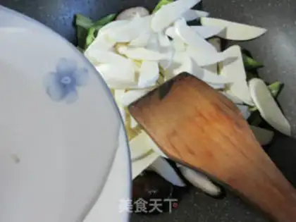Make The mushroom peppers are white step 4