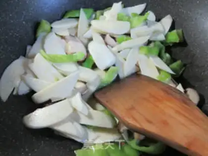 Make The mushroom peppers are white step 5