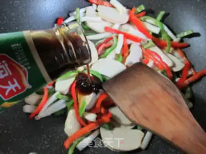 Make Seafood mushrooms with peppers and sour chickens step 6