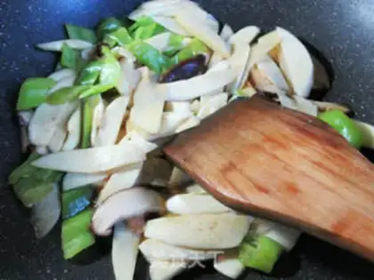 Make The mushroom peppers are white step 8