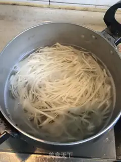 Make A tofu-dry noodles step 0