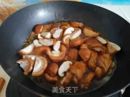 Make Red chicken wings and mushrooms step 9