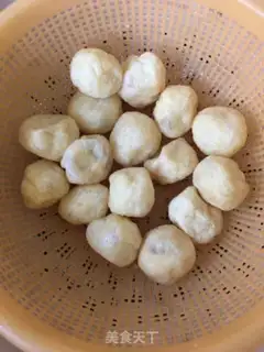 Make Seafood mushrooms and fish noodles step 2