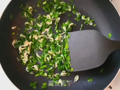 Make Cream egg fried rice step 1