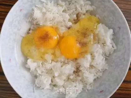 Make Cream egg fried rice step 2