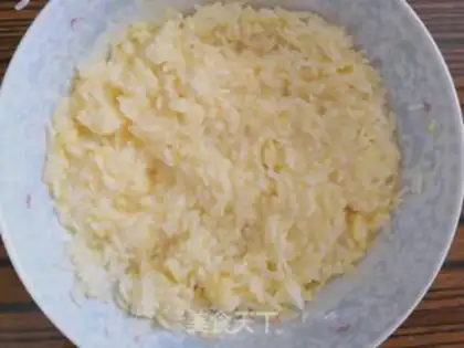 Make Cream egg fried rice step 3